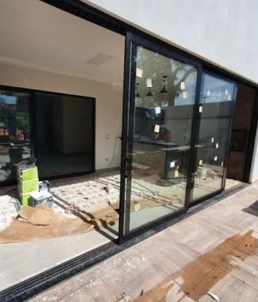 porta de acm instlada