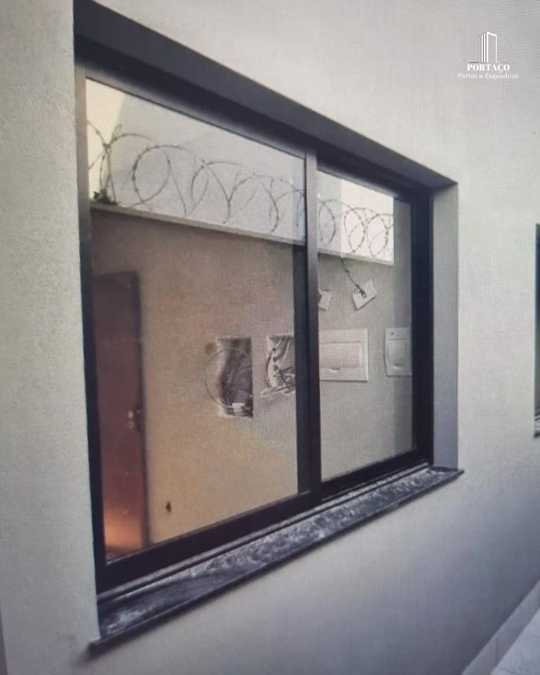 porta de acm instlada