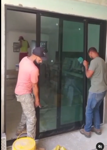 porta de acm fabricada e instalada por Portaço